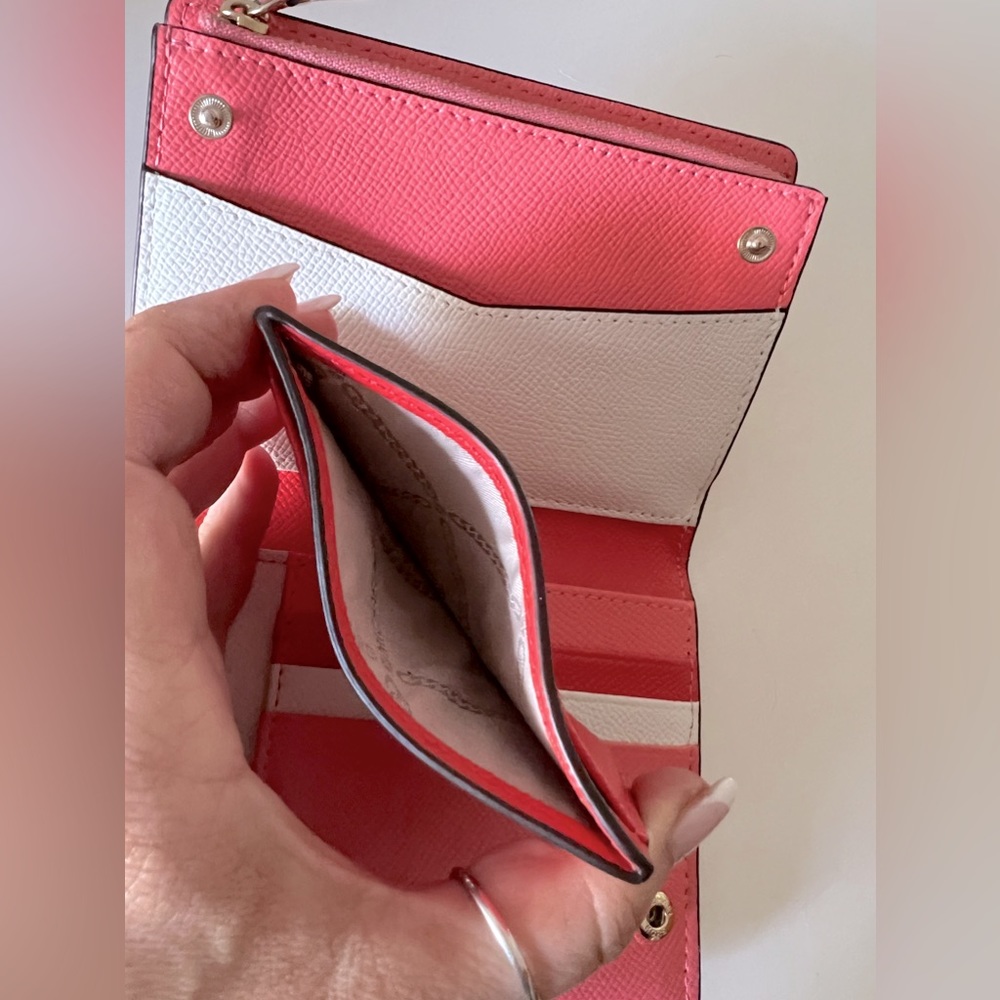 SALE MICHAEL KORS Versatile Color Block Saffiano Leather Wallet With Card Holder - Picture 7 of 15